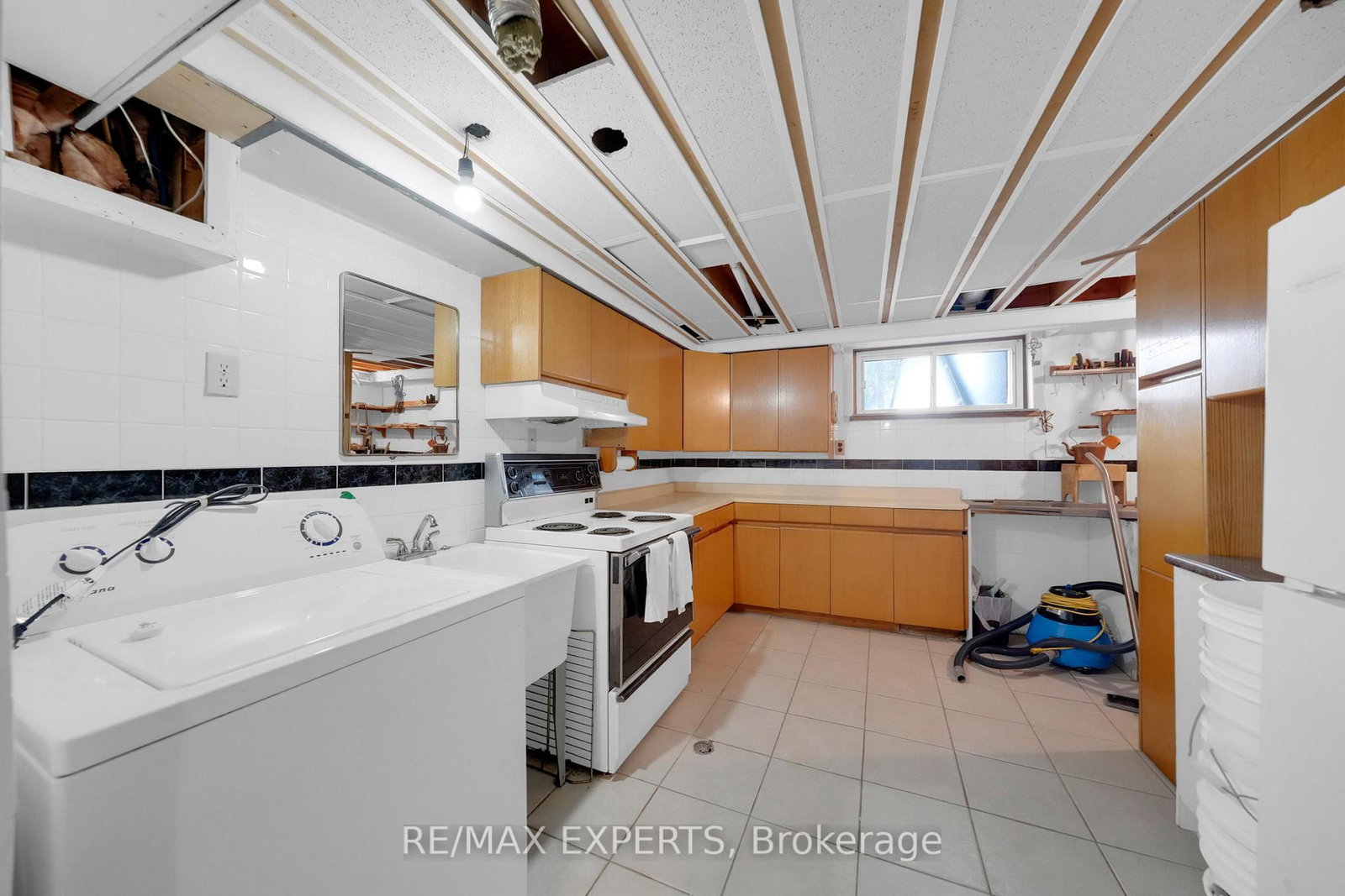 Detached House for sale at 26 Grovedale Avenue, Toronto, Ontario, M6L 1Y6 - Maple Leaf - MLS: W12976170