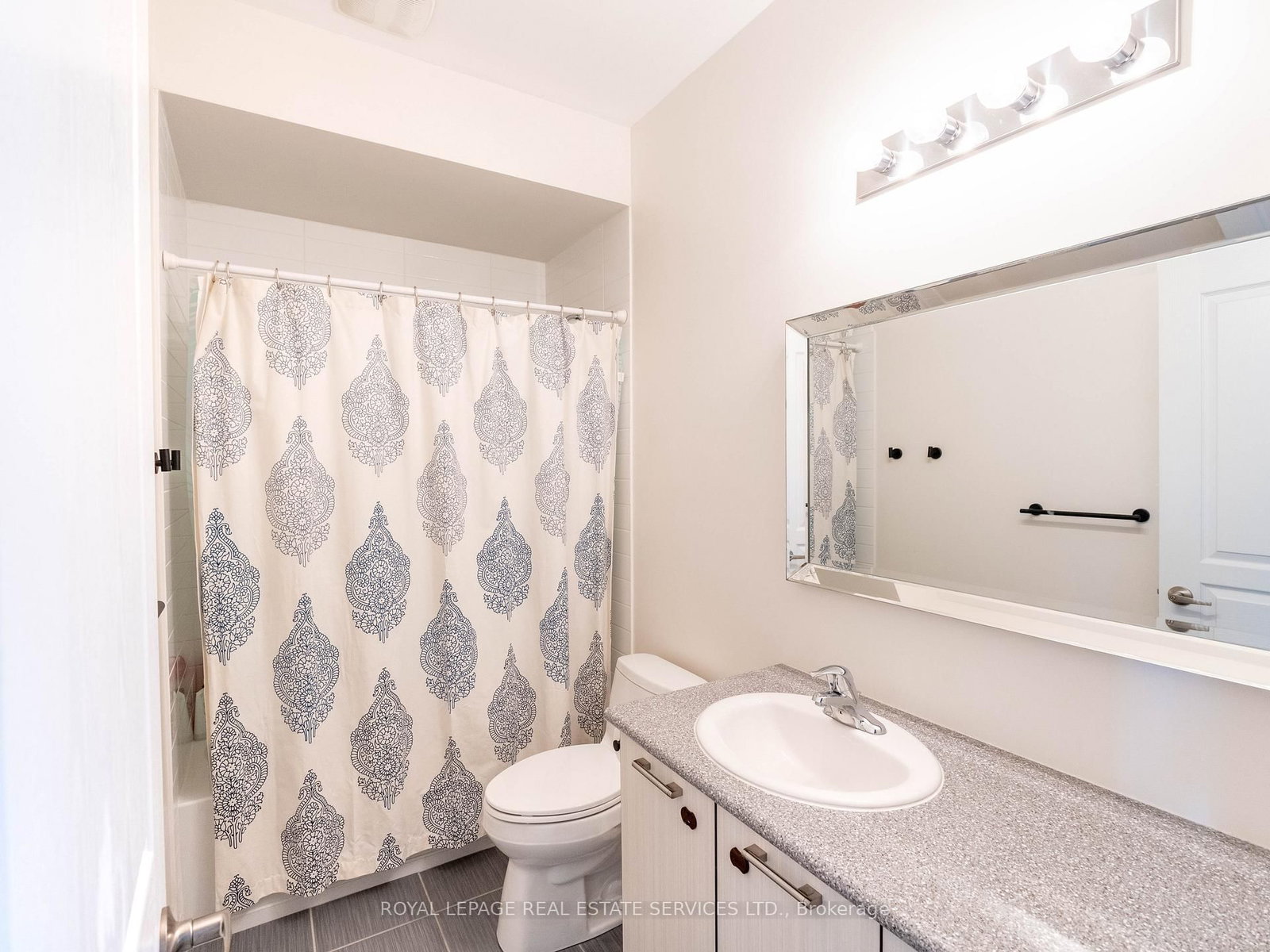 2083 Grange Drive - Photo 25