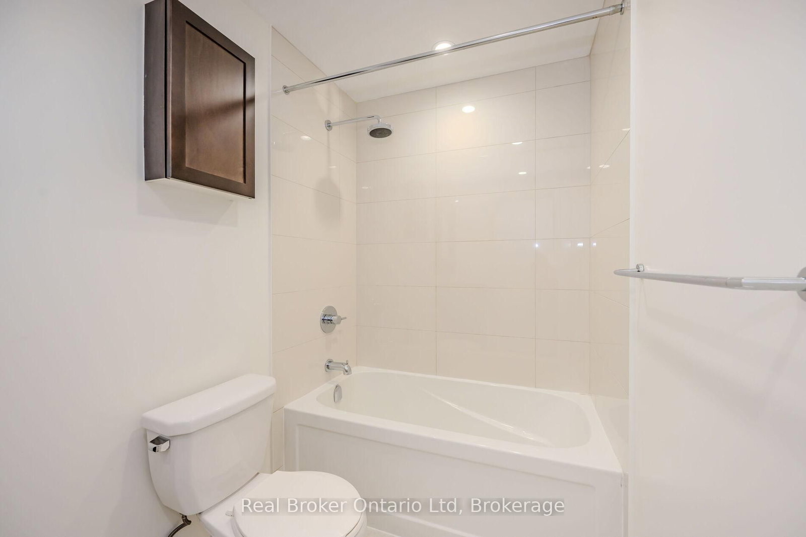 2560 Eglinton Avenue W, Unit 2104 - Photo 18