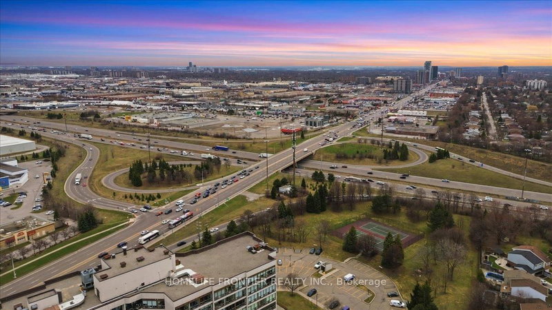 713 - 12 Laurelcrest St, Brampton, L6S 5Y4 | Image 3