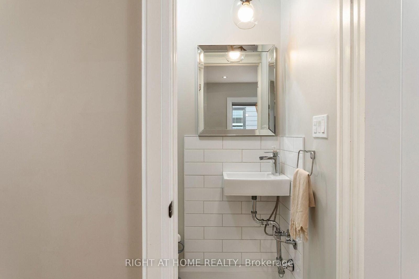 171 Islington Avenue - Photo 9