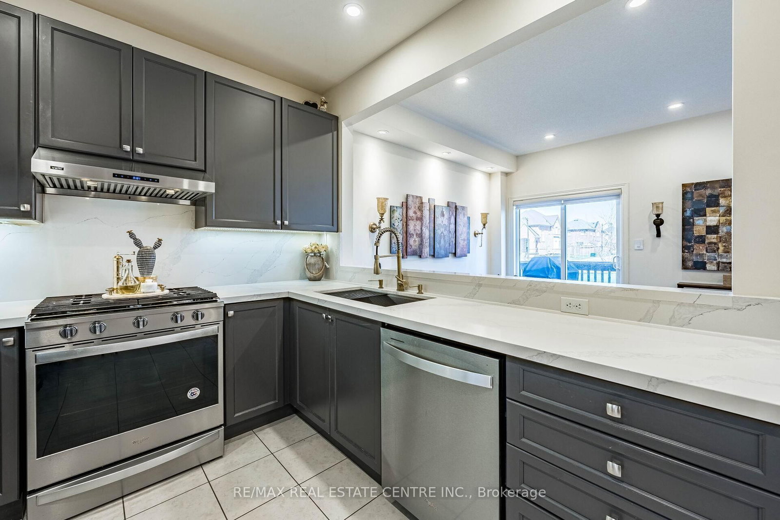 Semi-Detached House for sale at 1067 Urell Way, Milton, Ontario, L9T 8V5 - Harrison - MLS: W12976518