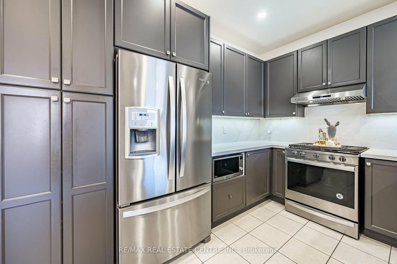 Semi-Detached House for sale at 1067 Urell Way, Milton, Ontario, L9T 8V5 - Harrison - MLS: W12976518