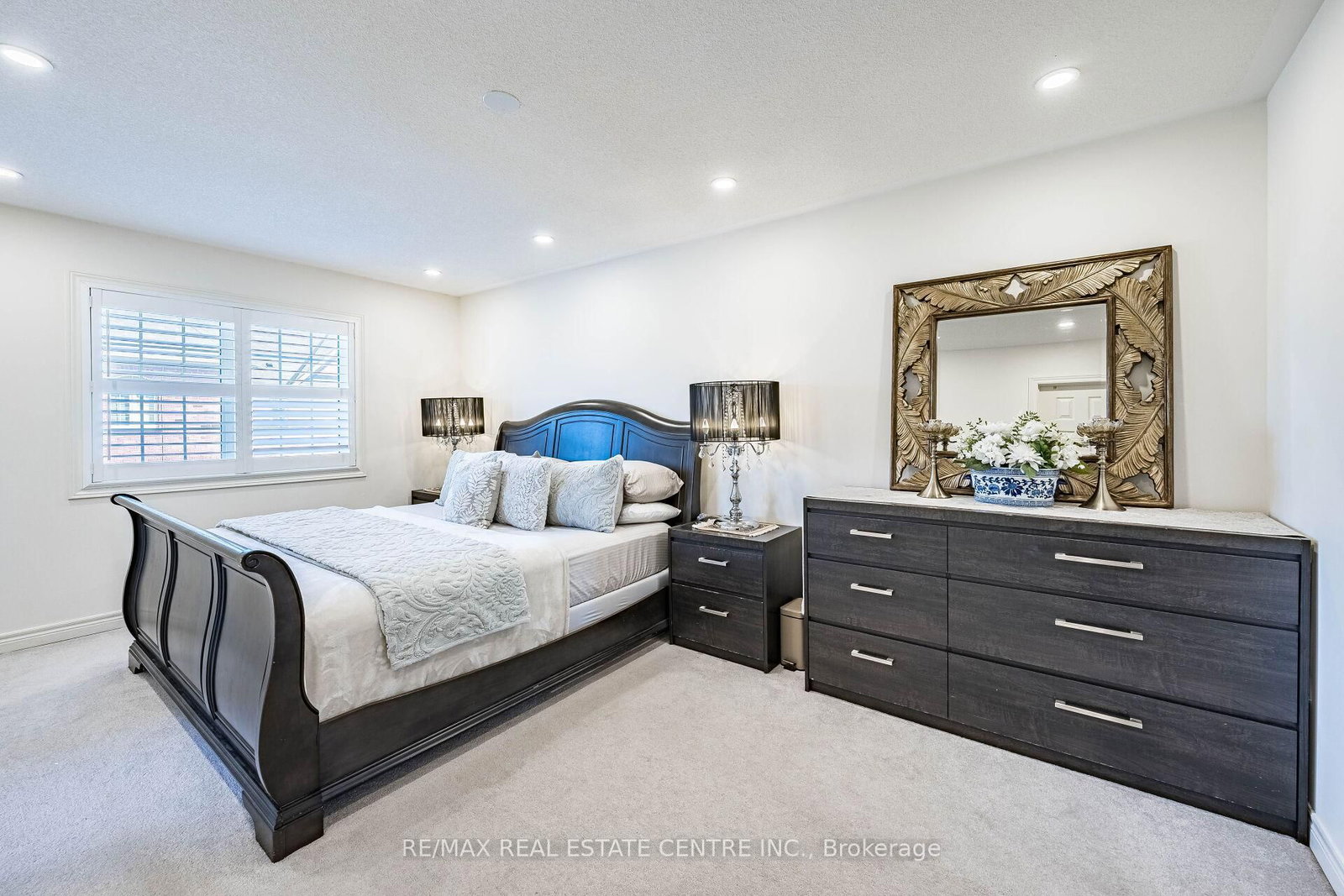 Semi-Detached House for sale at 1067 Urell Way, Milton, Ontario, L9T 8V5 - Harrison - MLS: W12976518