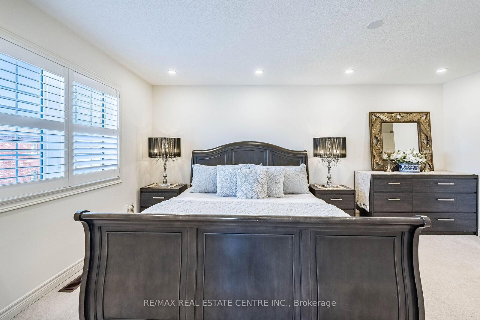 Semi-Detached House for sale at 1067 Urell Way, Milton, Ontario, L9T 8V5 - Harrison - MLS: W12976518