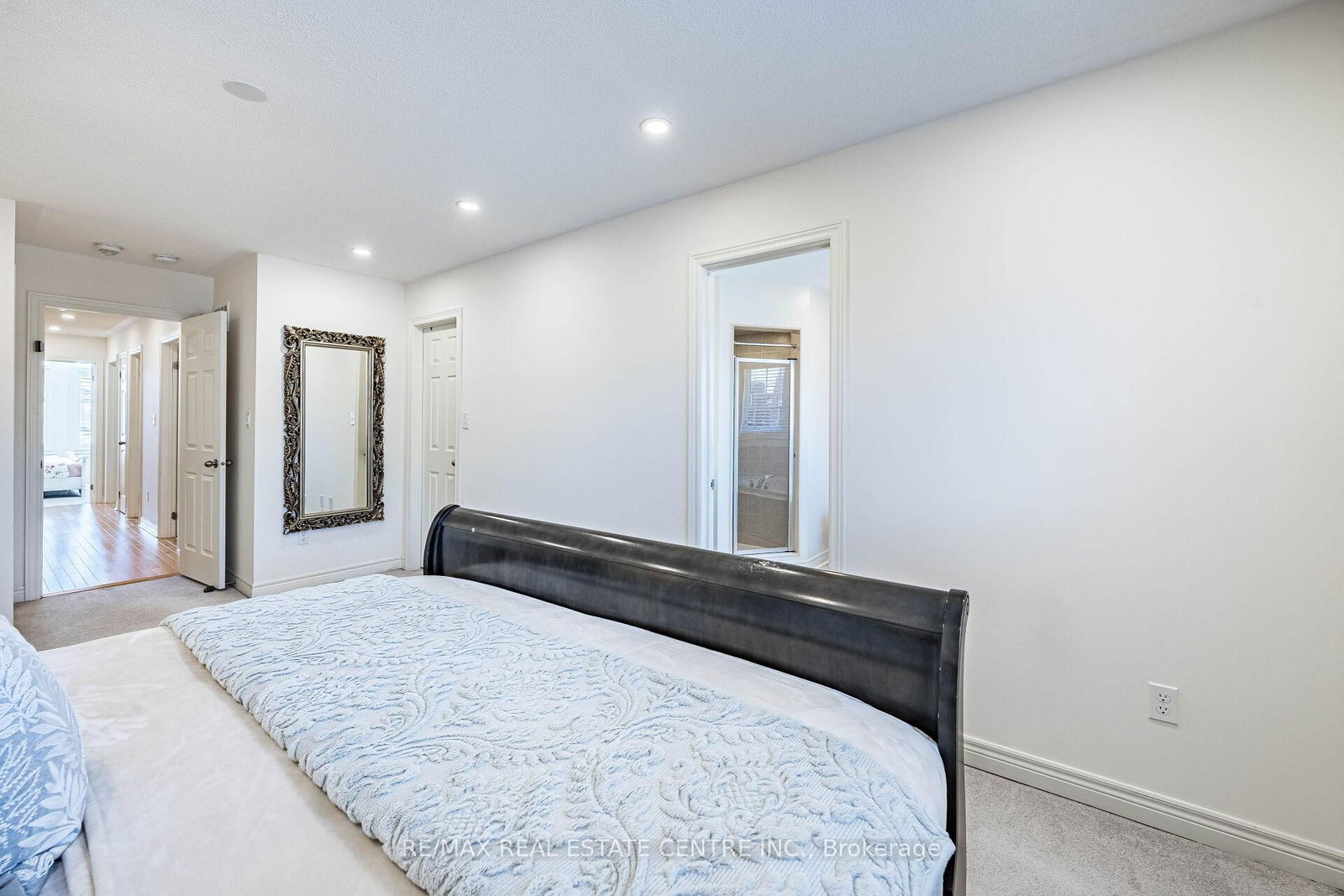 Semi-Detached House for sale at 1067 Urell Way, Milton, Ontario, L9T 8V5 - Harrison - MLS: W12976518