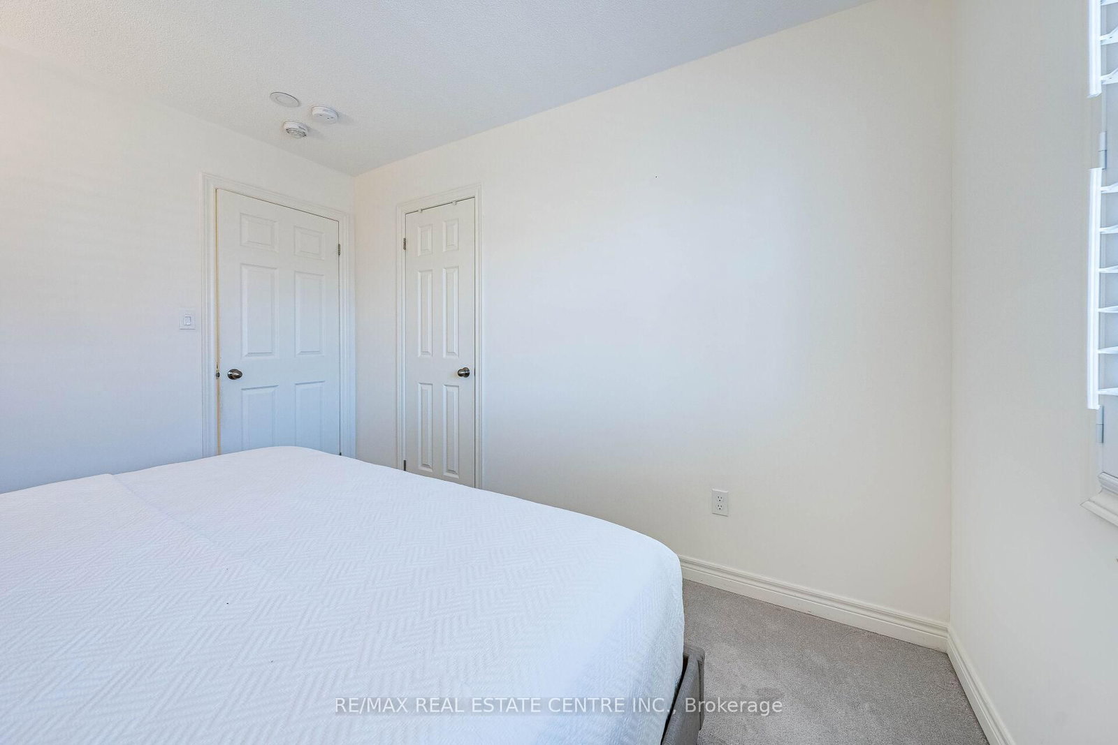 Semi-Detached House for sale at 1067 Urell Way, Milton, Ontario, L9T 8V5 - Harrison - MLS: W12976518