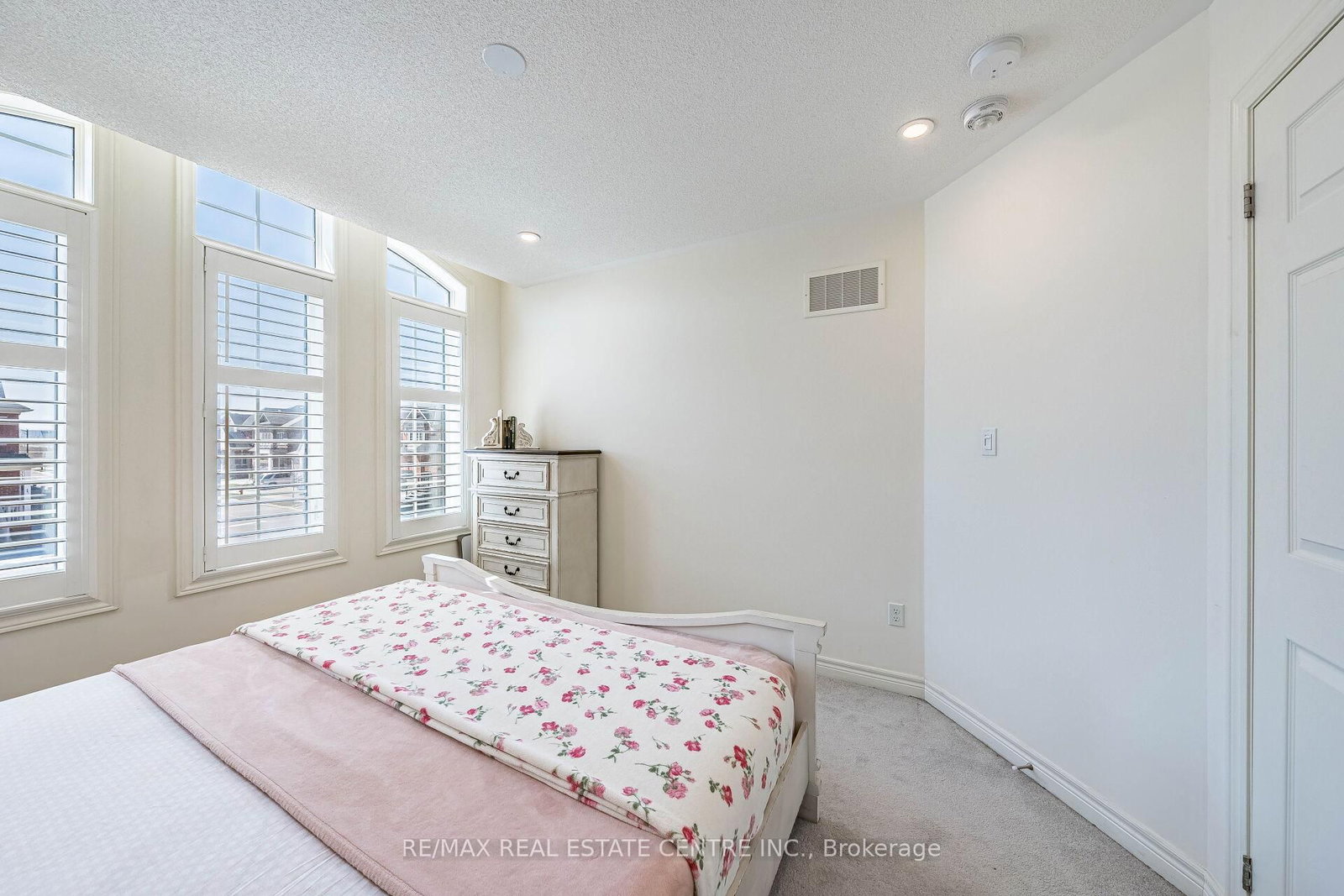 Semi-Detached House for sale at 1067 Urell Way, Milton, Ontario, L9T 8V5 - Harrison - MLS: W12976518