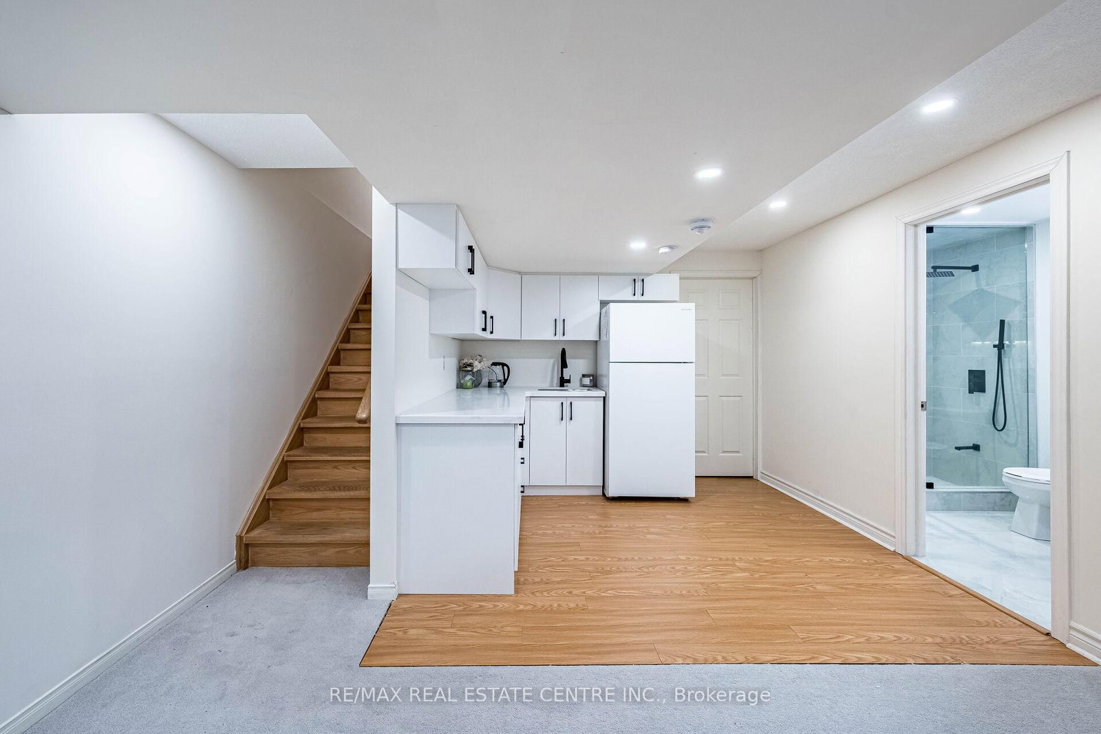 Semi-Detached House for sale at 1067 Urell Way, Milton, Ontario, L9T 8V5 - Harrison - MLS: W12976518