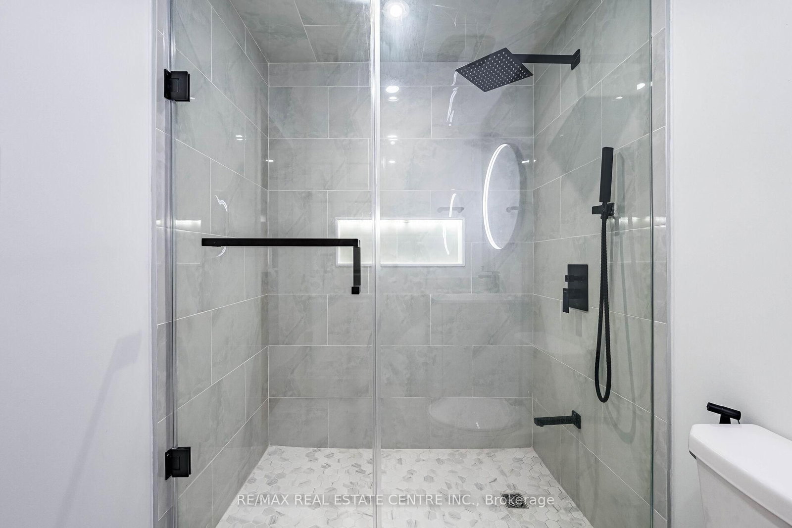 Semi-Detached House for sale at 1067 Urell Way, Milton, Ontario, L9T 8V5 - Harrison - MLS: W12976518