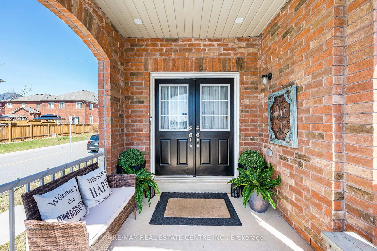 Semi-Detached House for sale at 1067 Urell Way, Milton, Ontario, L9T 8V5 - Harrison - MLS: W12976518