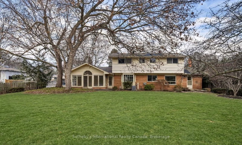 174 Claxton Dr, Oakville, L6J 4N9 | Image 2