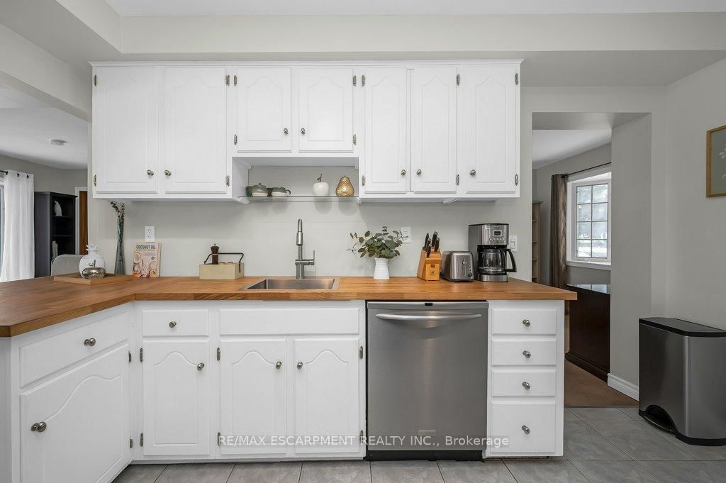 Detached House for sale at 345 Sandlewood Road, Oakville, Ontario, L6L 3S1 - West - MLS: W12976824