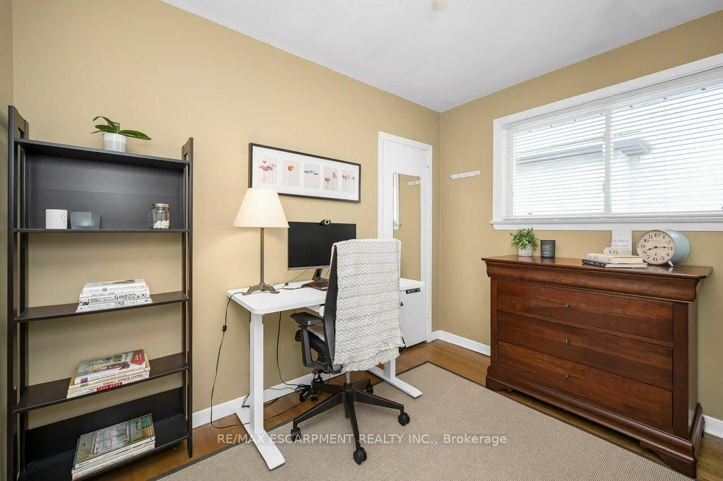 Detached House for sale at 345 Sandlewood Road, Oakville, Ontario, L6L 3S1 - West - MLS: W12976824