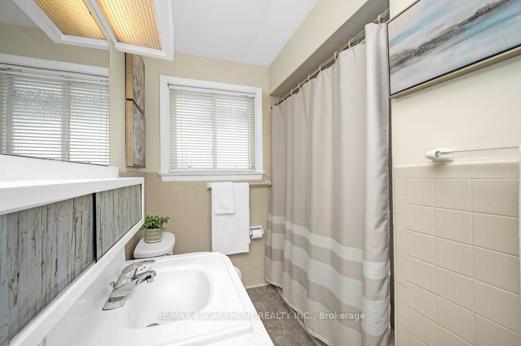 Detached House for sale at 345 Sandlewood Road, Oakville, Ontario, L6L 3S1 - West - MLS: W12976824