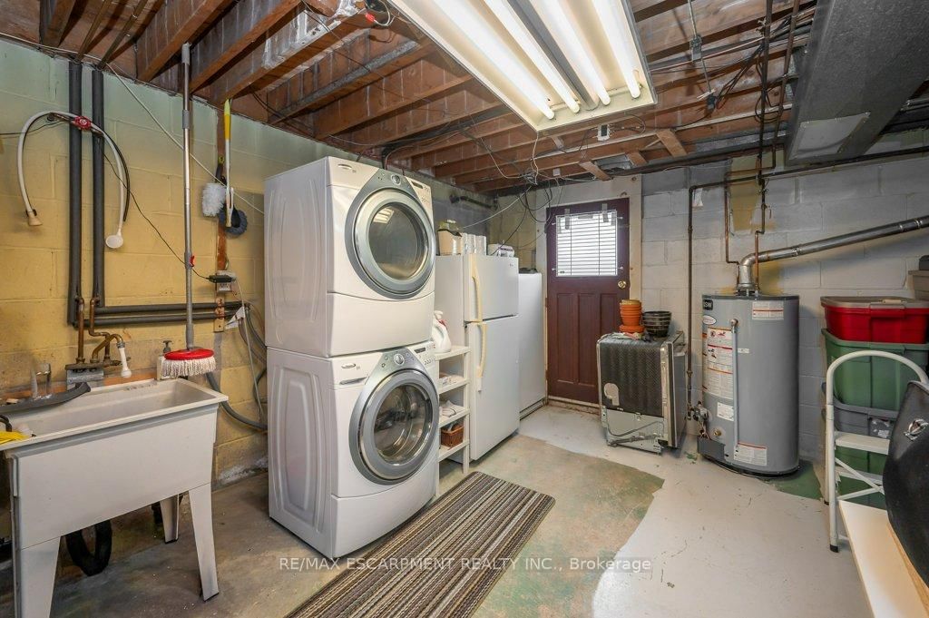 Detached House for sale at 345 Sandlewood Road, Oakville, Ontario, L6L 3S1 - West - MLS: W12976824