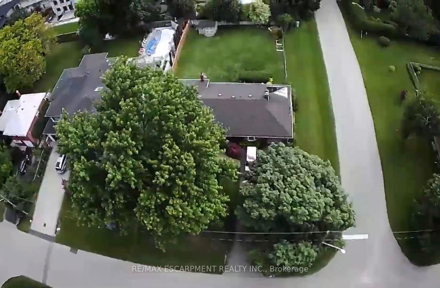 Detached House for sale at 345 Sandlewood Road, Oakville, Ontario, L6L 3S1 - West - MLS: W12976824