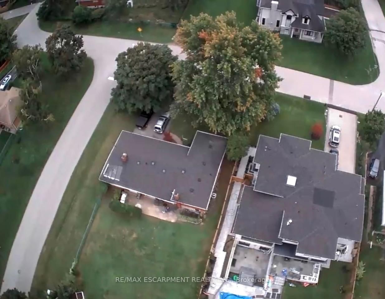 Detached House for sale at 345 Sandlewood Road, Oakville, Ontario, L6L 3S1 - West - MLS: W12976824