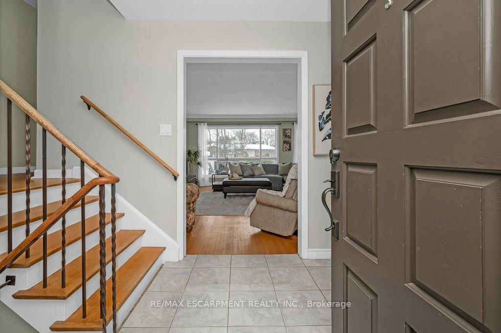 Detached House for sale at 345 Sandlewood Road, Oakville, Ontario, L6L 3S1 - West - MLS: W12976824