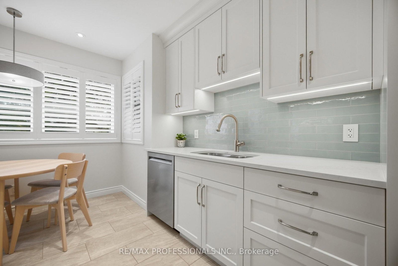 Detached House for sale at 1448 Glenwatson Drive, Mississauga, Ontario, L5E 2V9 - Lakeview - MLS: W12976920