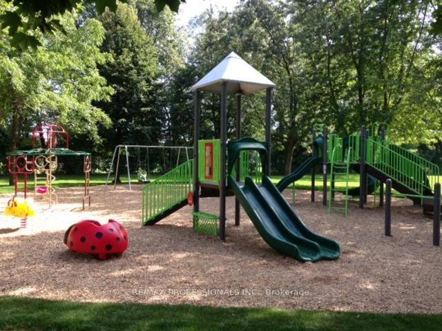 Detached House for sale at 1448 Glenwatson Drive, Mississauga, Ontario, L5E 2V9 - Lakeview - MLS: W12976920