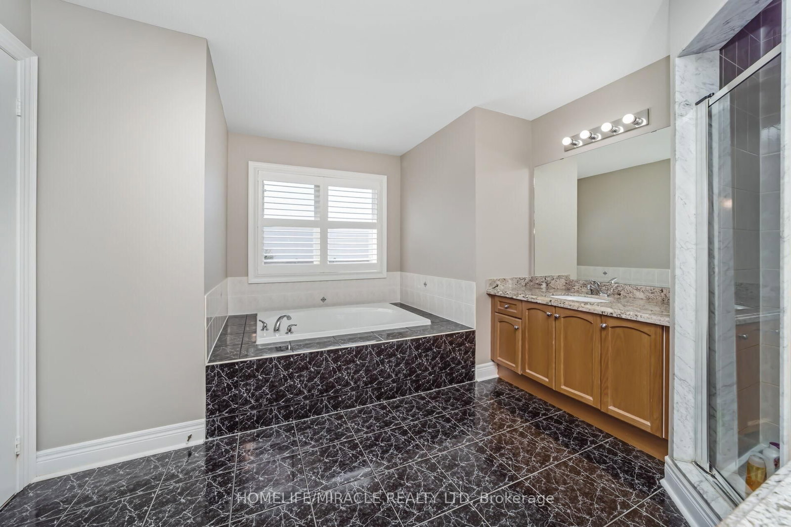 Detached House for sale at 32 Xavier Court, Brampton, Ontario, L6Y 5S1 - Bram West - MLS: W12976926