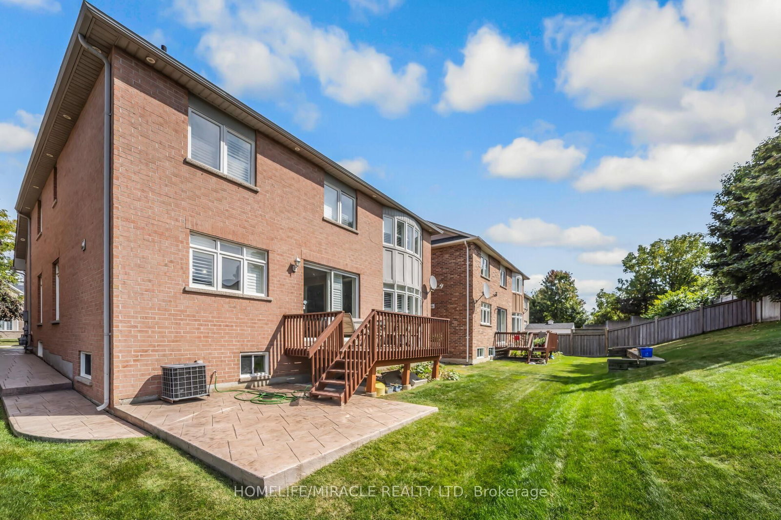 Detached House for sale at 32 Xavier Court, Brampton, Ontario, L6Y 5S1 - Bram West - MLS: W12976926