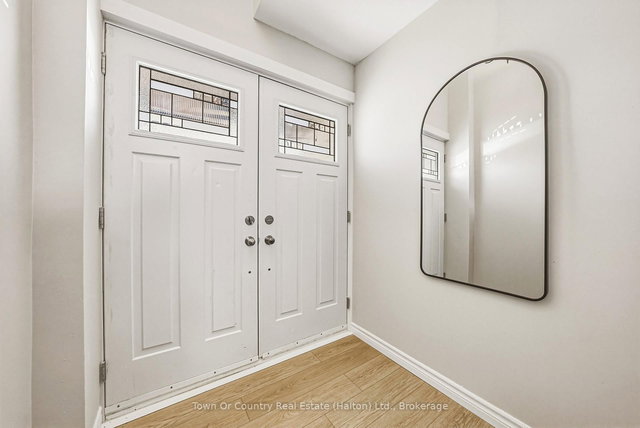 2 - 64 Bronte Street S