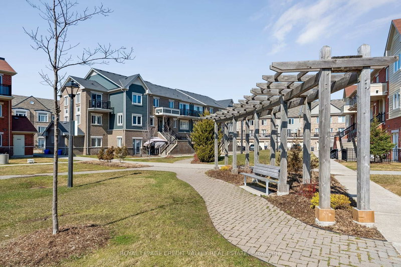 266 - 250 Sunny Meadow Blvd, Brampton, L6R 3Y7 | Image 3