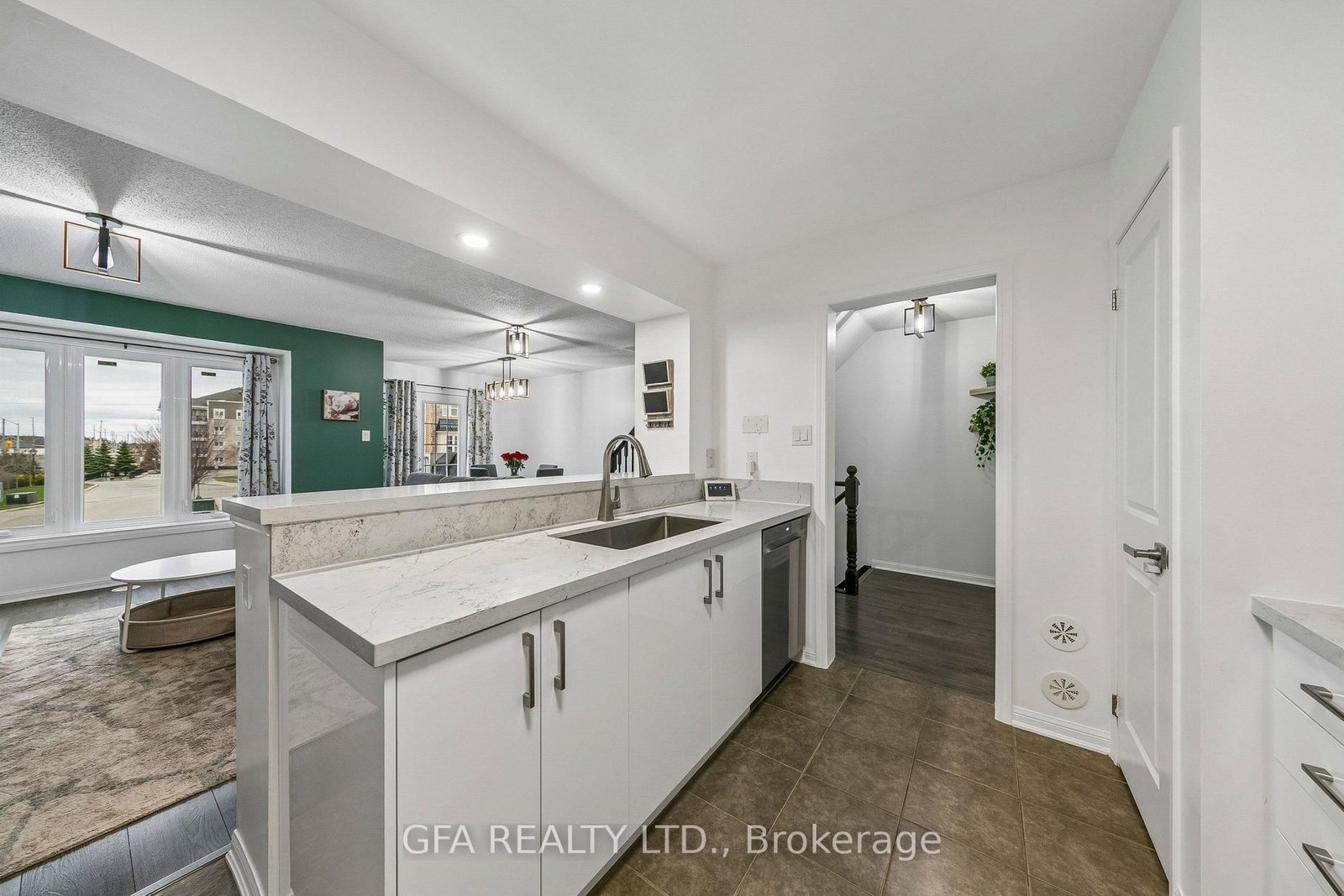 Townhouse for sale at 937 Nadalin Heights, Milton, Ontario, L9T 8R2 - Willmott - MLS: W12977058