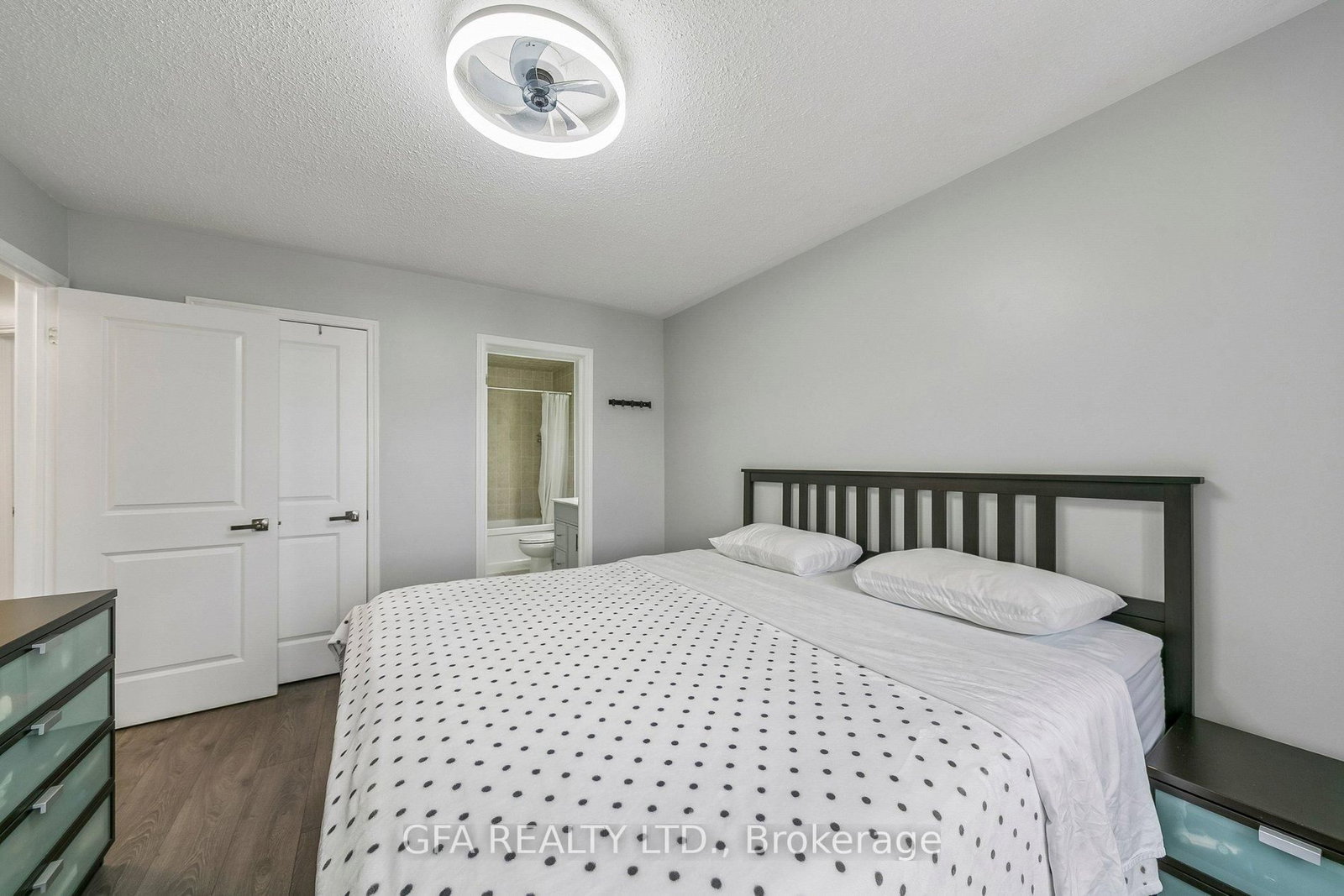 Townhouse for sale at 937 Nadalin Heights, Milton, Ontario, L9T 8R2 - Willmott - MLS: W12977058