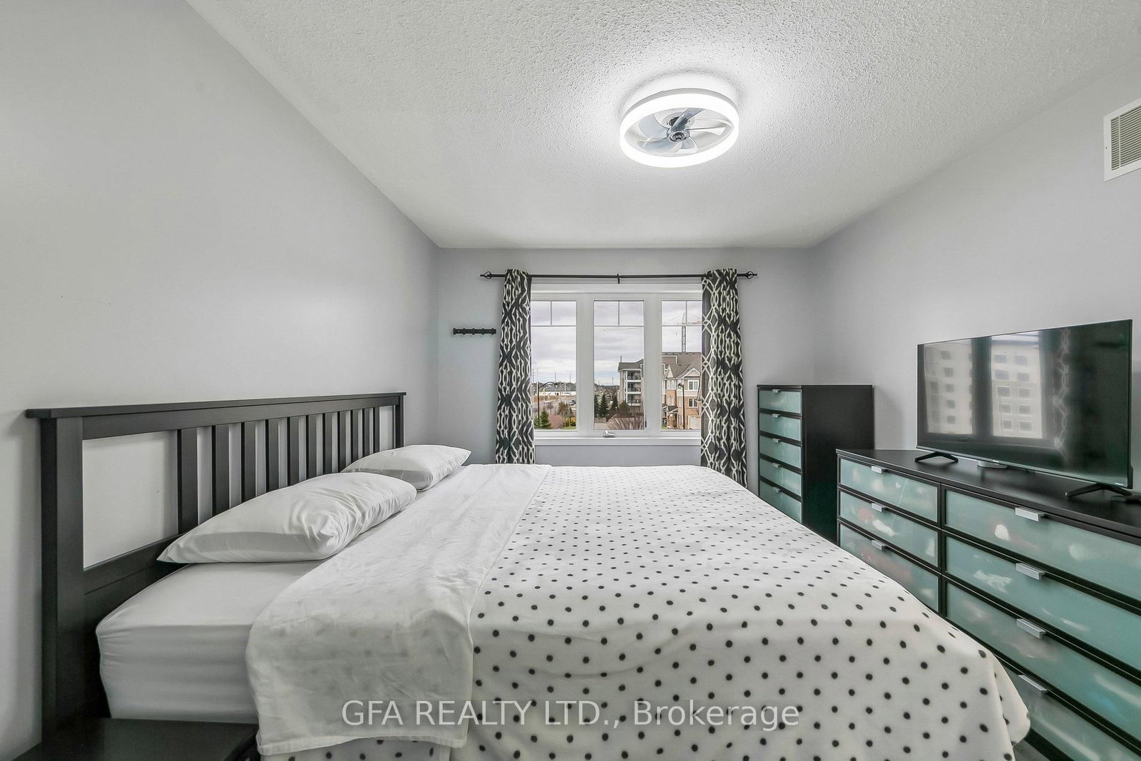 Townhouse for sale at 937 Nadalin Heights, Milton, Ontario, L9T 8R2 - Willmott - MLS: W12977058