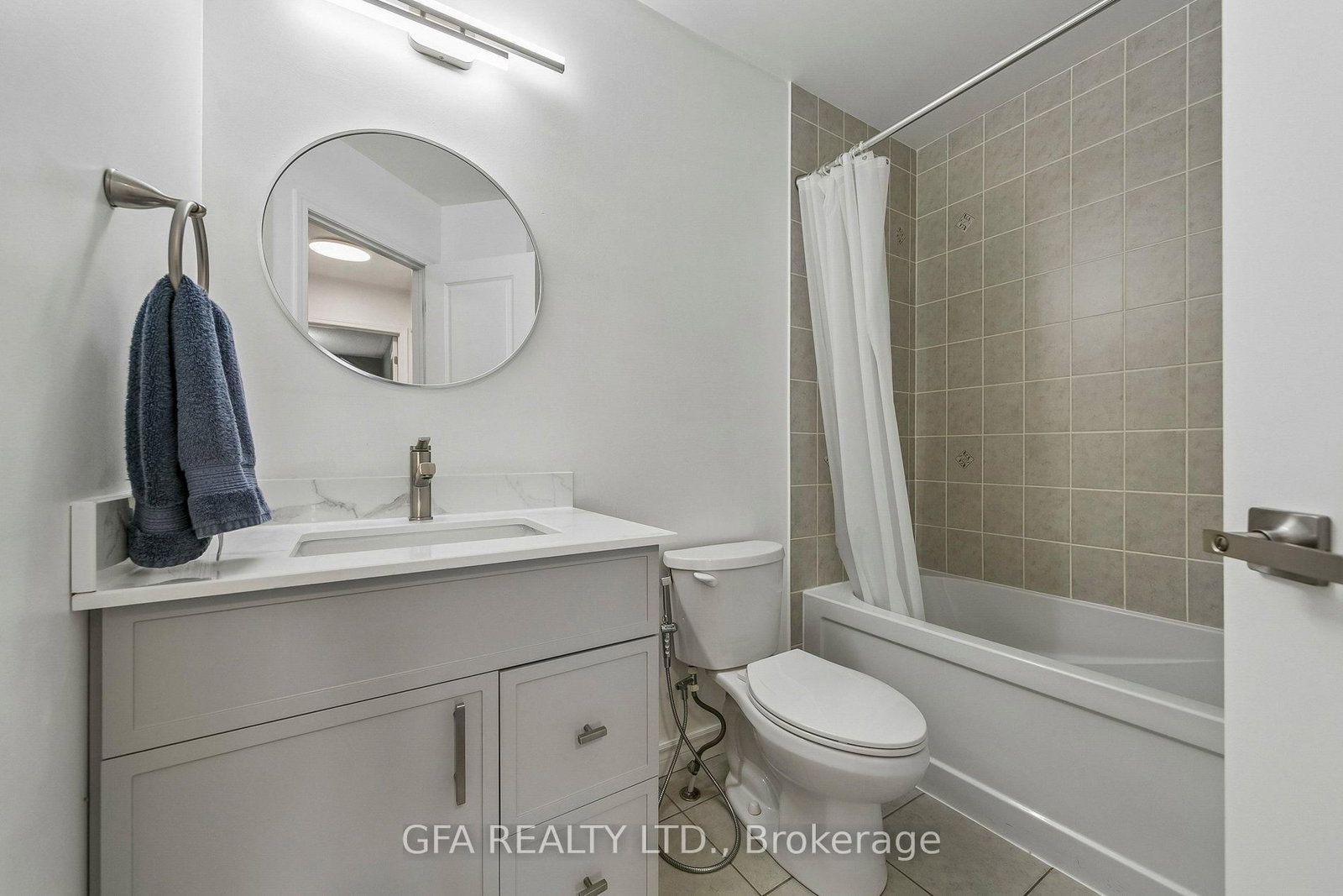 Townhouse for sale at 937 Nadalin Heights, Milton, Ontario, L9T 8R2 - Willmott - MLS: W12977058