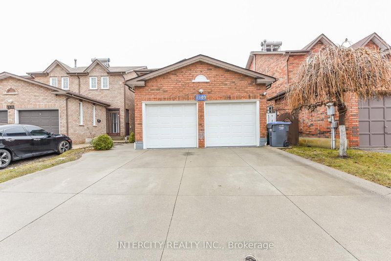 7140 Dalewood Dr, Mississauga, L4T 4E9 | Image 2