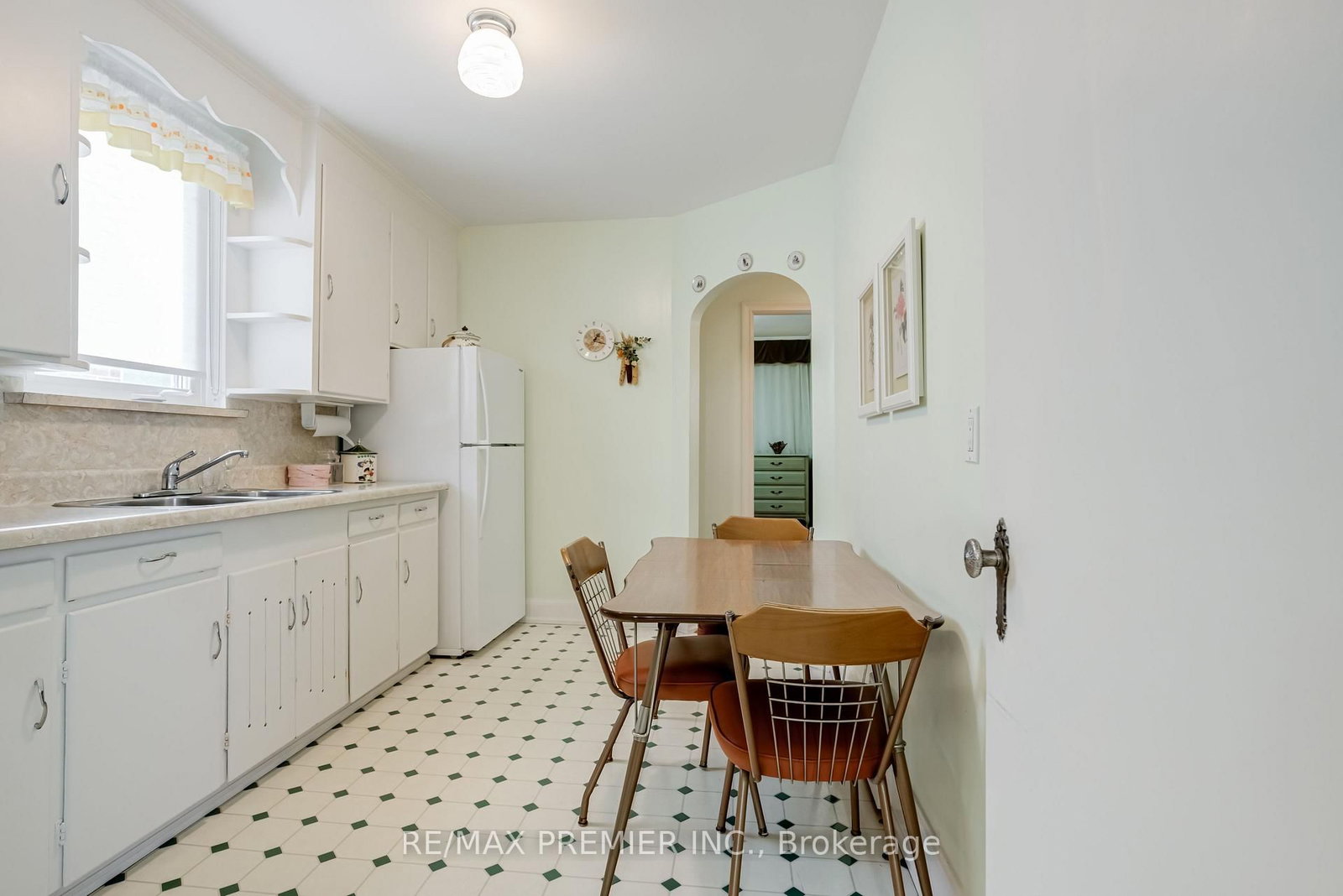 Detached House for sale at 52 Richardson Avenue, Toronto, Ontario, M6M 3R9 - Beechborough-Greenbrook - MLS: W12977120