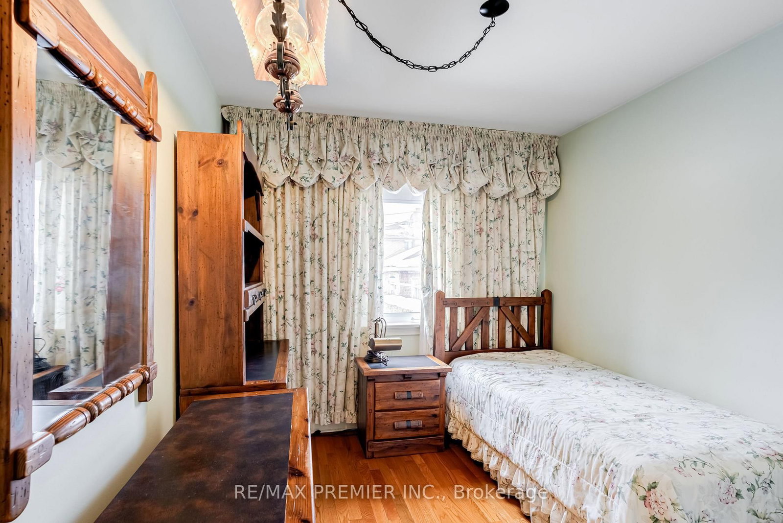 Detached House for sale at 52 Richardson Avenue, Toronto, Ontario, M6M 3R9 - Beechborough-Greenbrook - MLS: W12977120