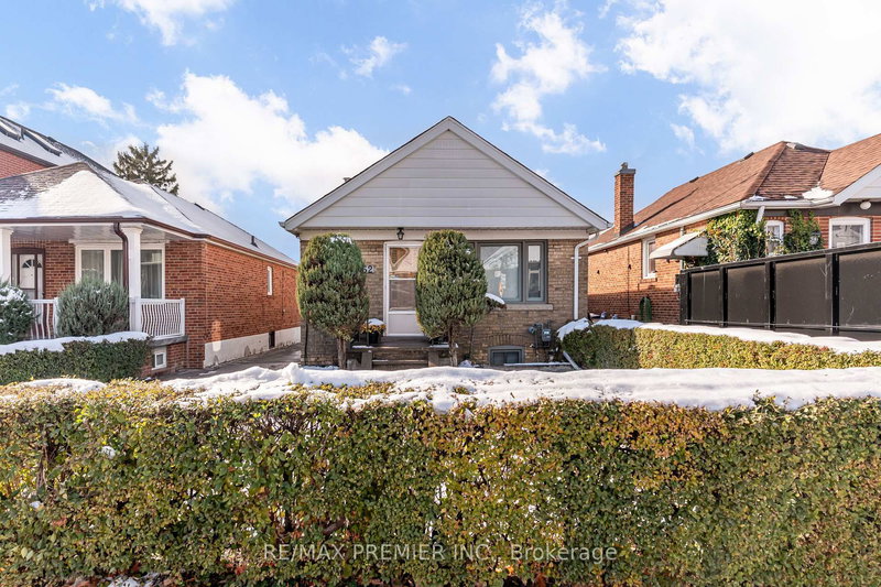52 Richardson Ave, Toronto, M6M 3R9 | Image 3