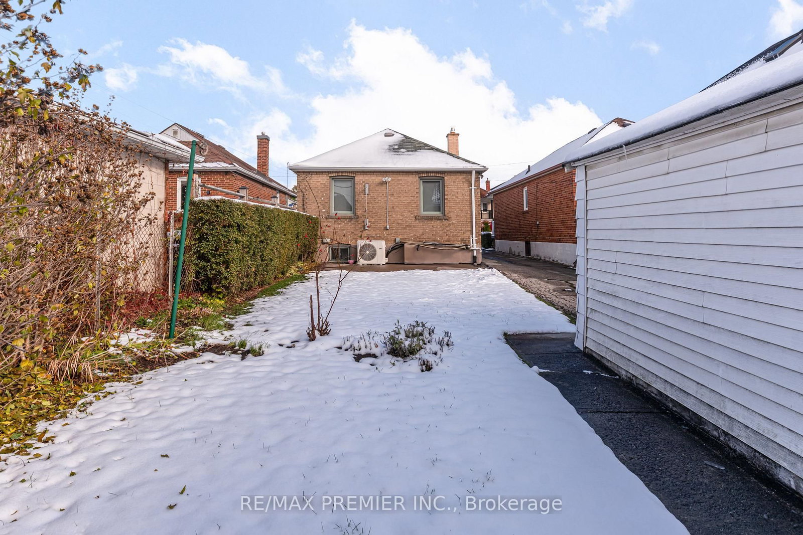 Detached House for sale at 52 Richardson Avenue, Toronto, Ontario, M6M 3R9 - Beechborough-Greenbrook - MLS: W12977120