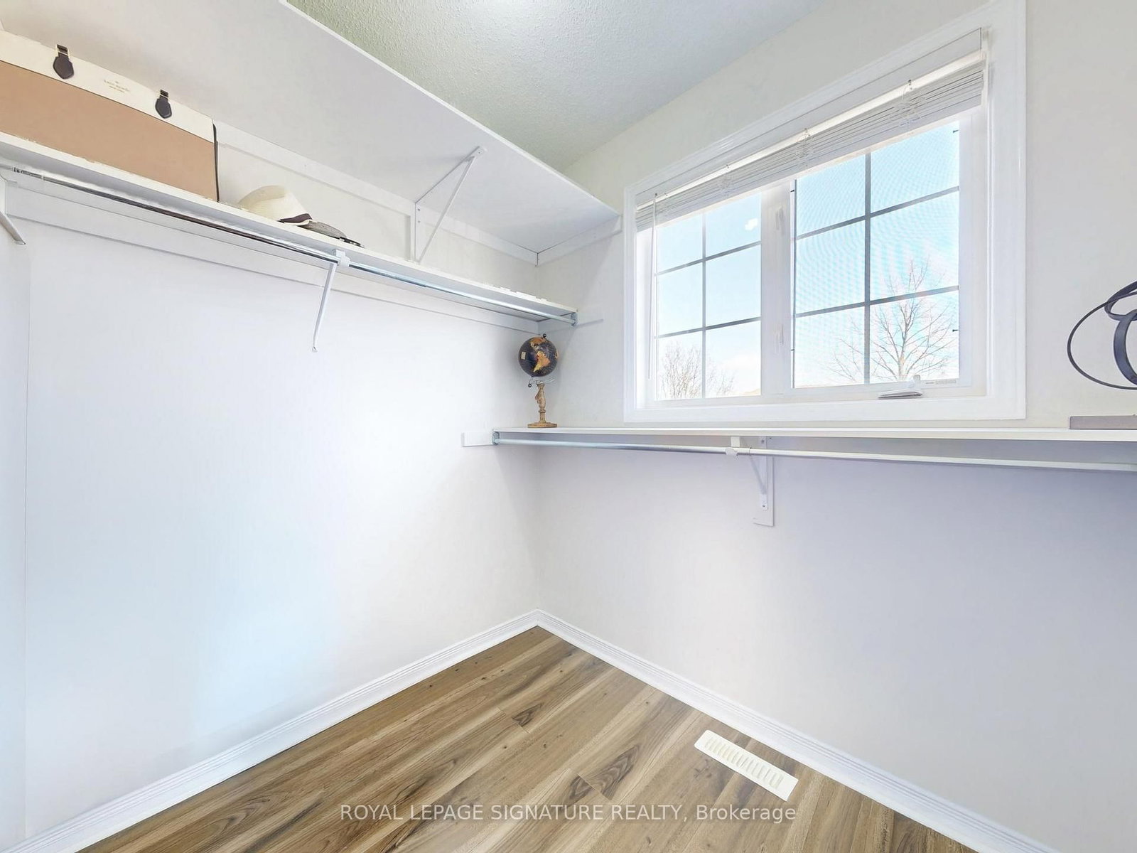 Semi-Detached House for sale at 263 Pettigrew Trail, Milton, Ontario, L9T 5X7 - Dempsey - MLS: W12977172