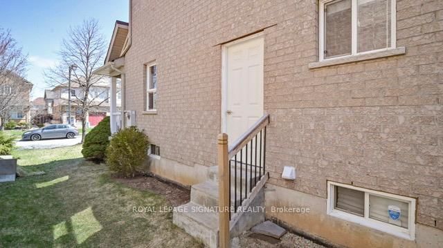 Semi-Detached House for sale at 263 Pettigrew Trail, Milton, Ontario, L9T 5X7 - Dempsey - MLS: W12977172