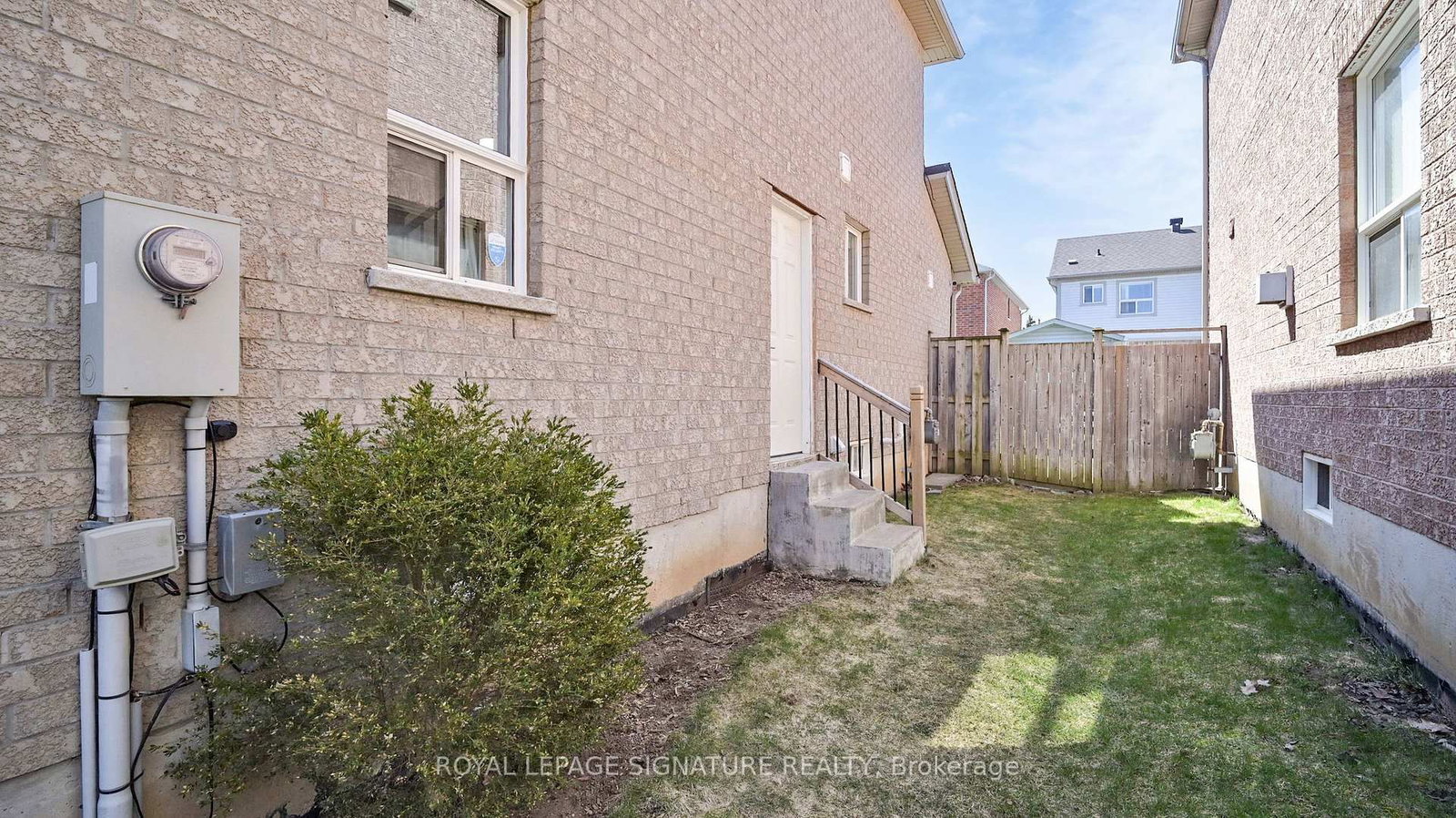 Semi-Detached House for sale at 263 Pettigrew Trail, Milton, Ontario, L9T 5X7 - Dempsey - MLS: W12977172