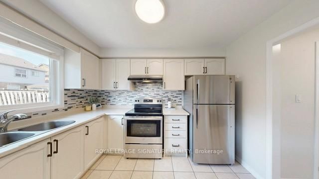 Semi-Detached House for sale at 263 Pettigrew Trail, Milton, Ontario, L9T 5X7 - Dempsey - MLS: W12977172