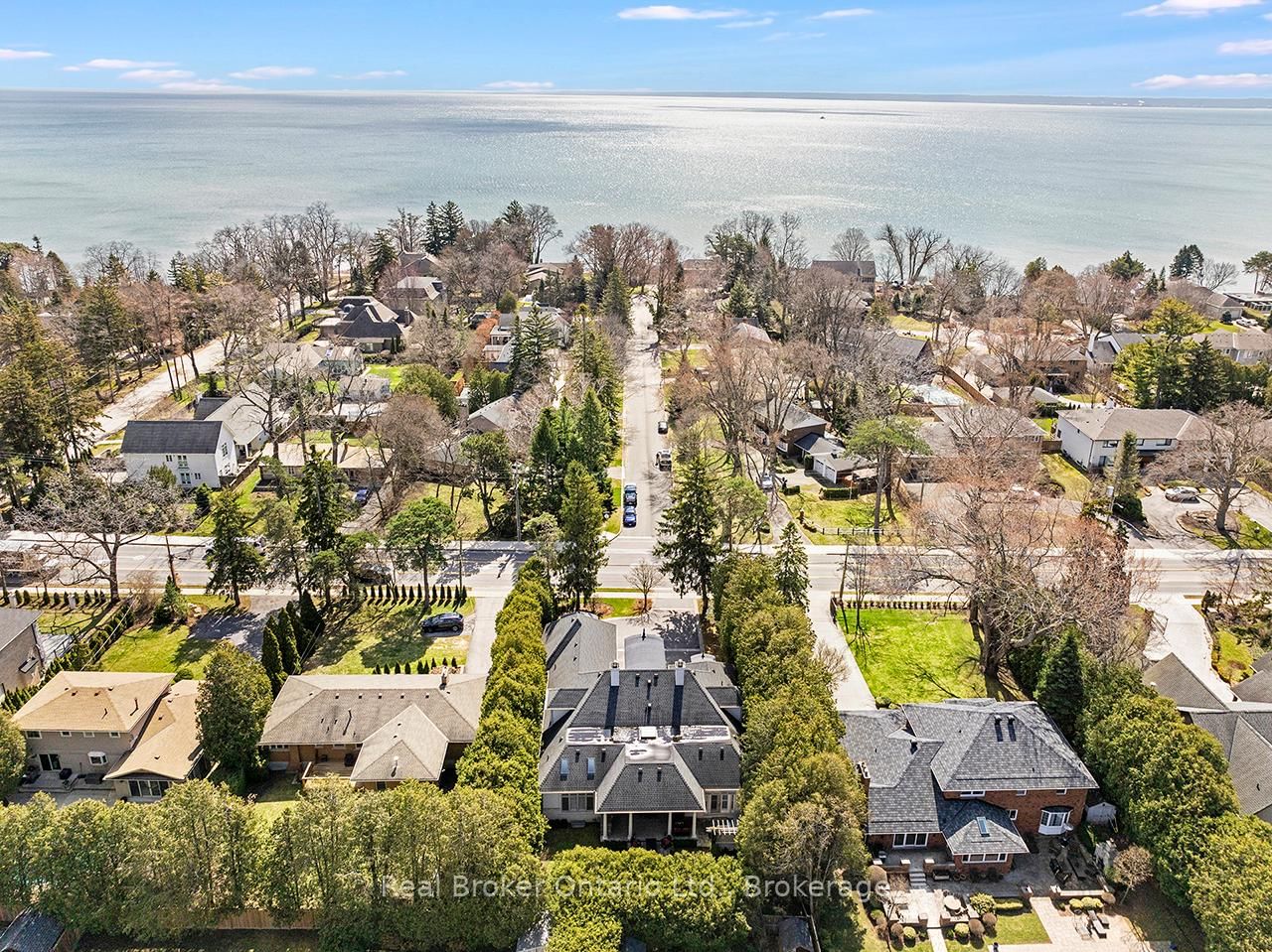 4507 Lakeshore Road - Photo 2