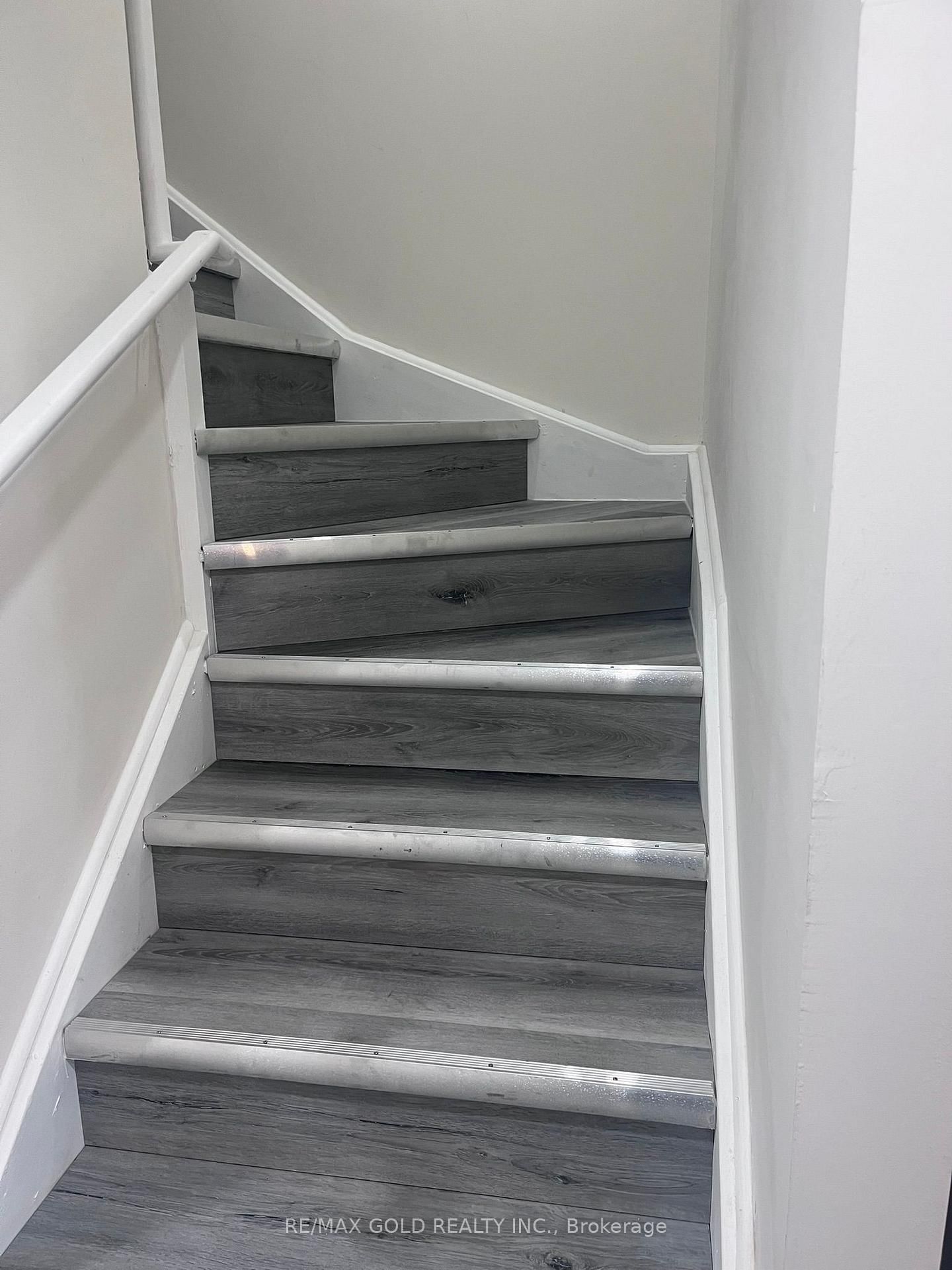 459 Bergamot Avenue - Photo 3