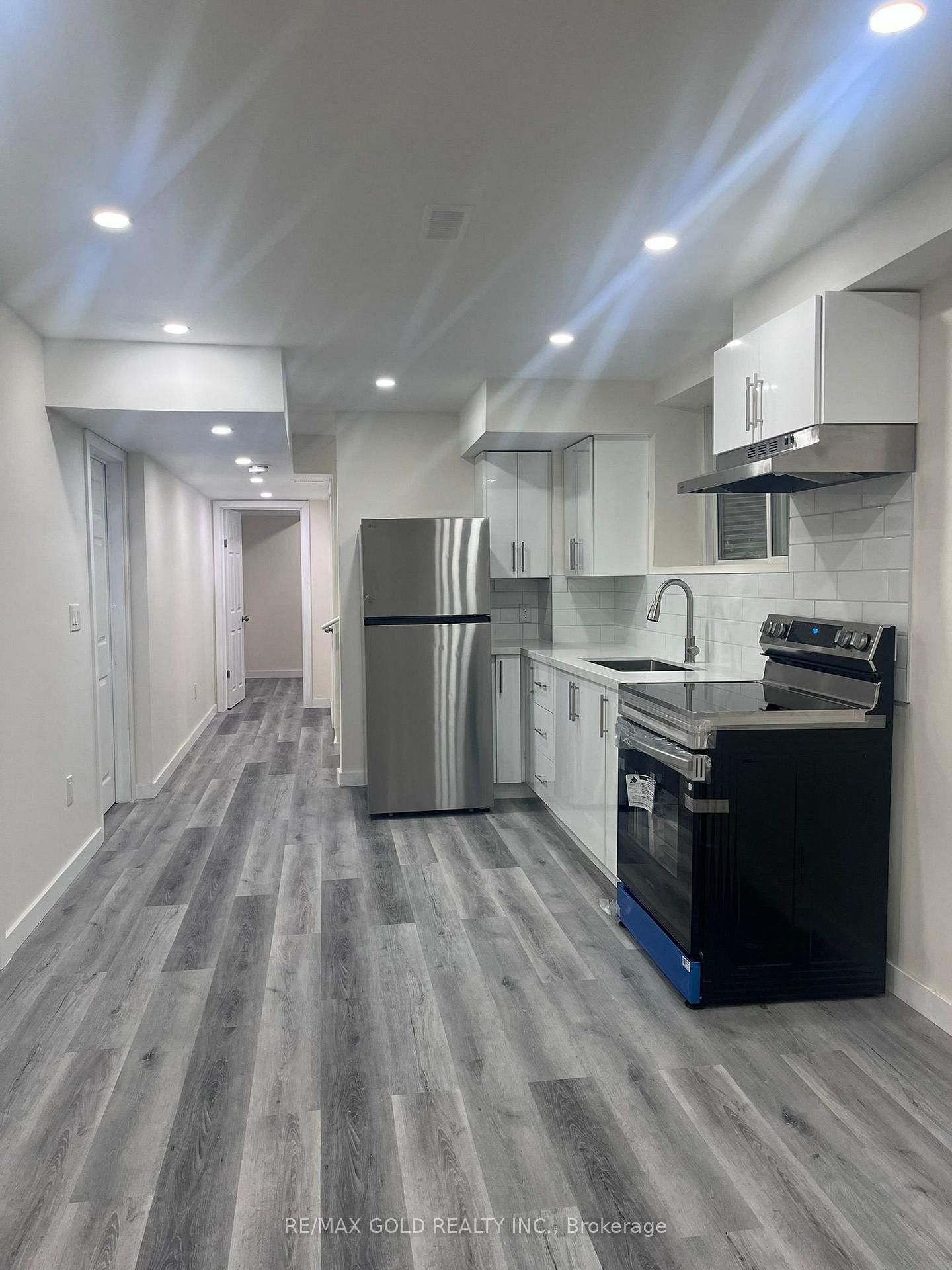 459 Bergamot Avenue - Photo 5