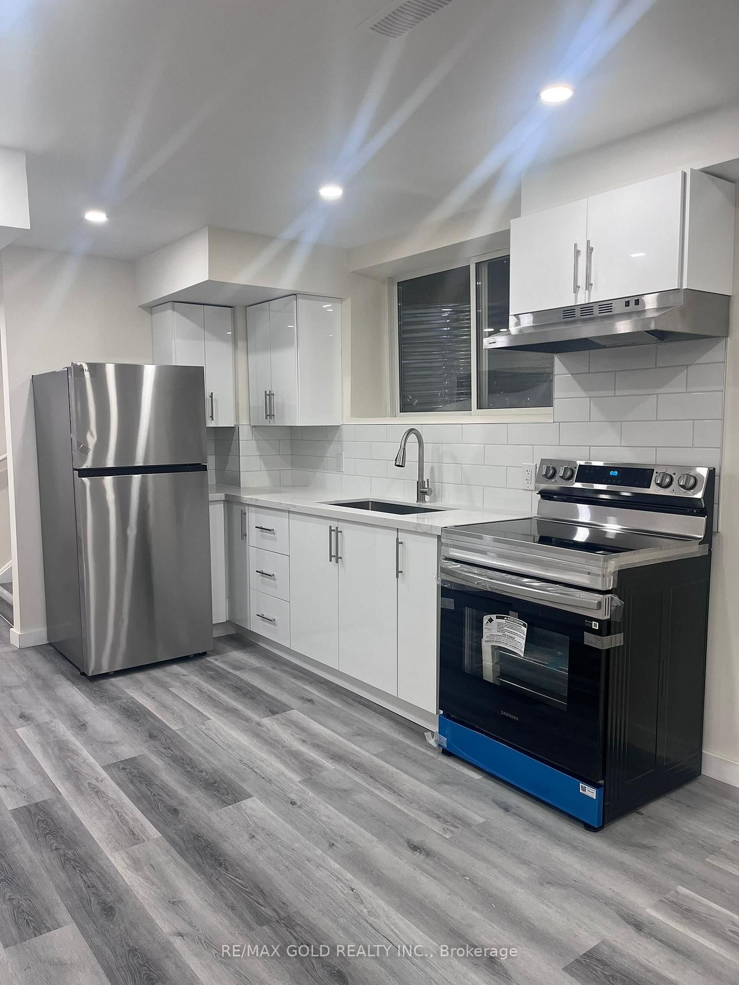 459 Bergamot Avenue - Photo 6