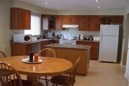 90 Hinchley Wood Grve, Brampton, L6V3M3 | Image 3