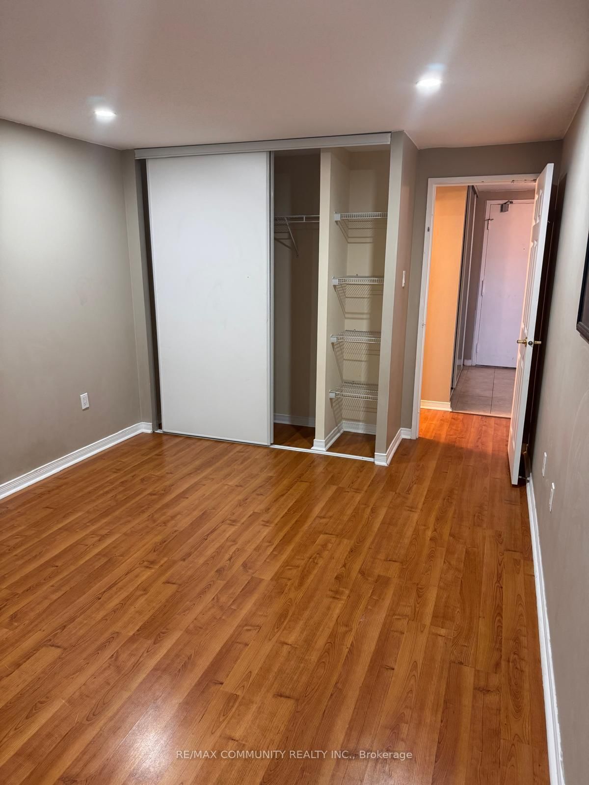 6720 Glen Erin Drive, Unit 505 - Photo 4