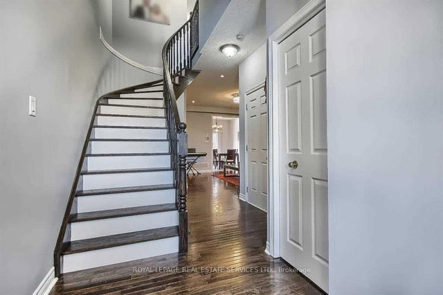 2423 Grand Oak Trail