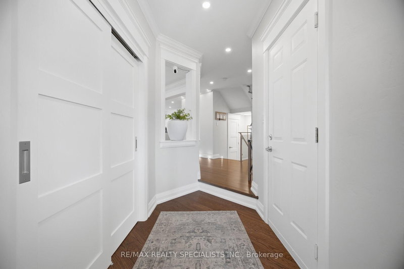 3421 Sunlight St, Mississauga, L5M 7M8 | Image 3